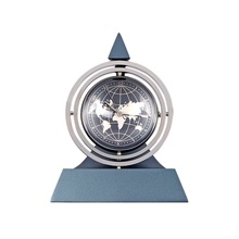 Часы с картой мира. Обратная сторона часов предназначена под рекламный мини-постер (d39 мм) Увеличить...